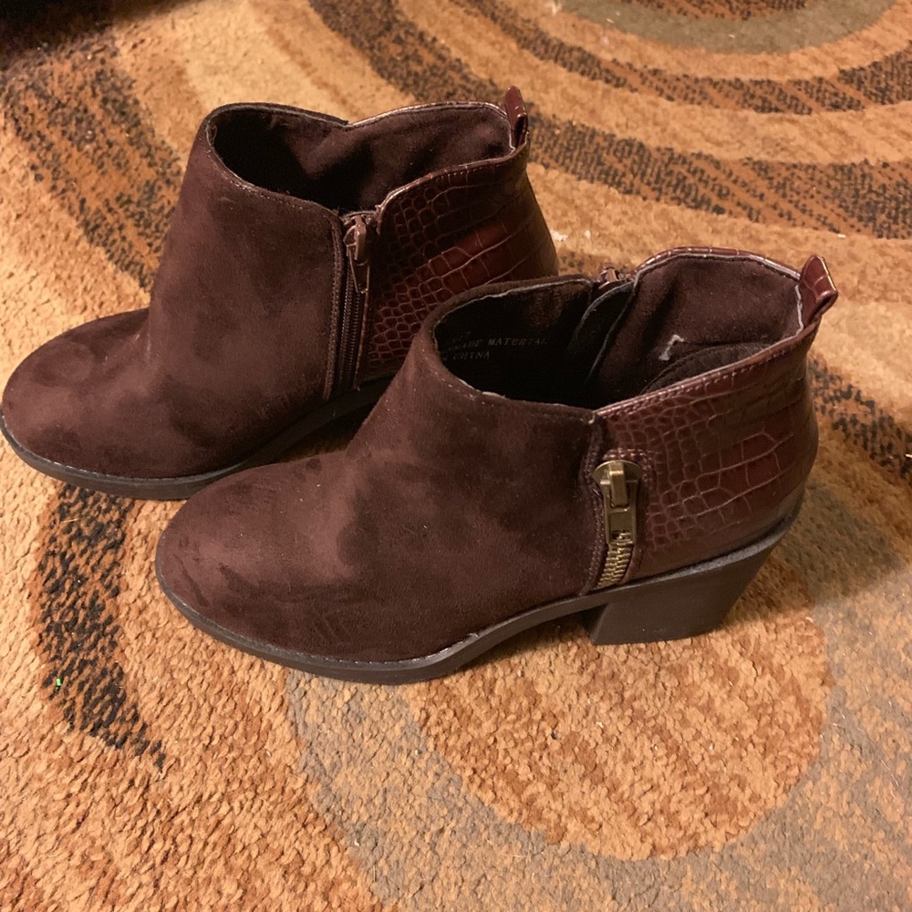 Rouce ankle boots
